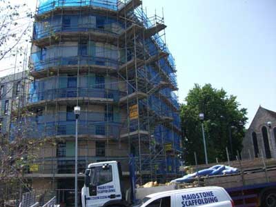 Travel lodge Maidstone in scaffold - rusty steel on new build